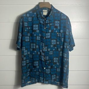 Tommy Bahama Camp Shirt Short Sleeves size 2xl gently used Silk